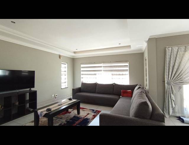 3 BEDROOM HOUSE FOR SALE IN QUELLERINA